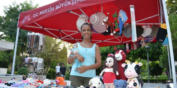 ‘Üretici kadın stantları’ Tarsus’a taşındı