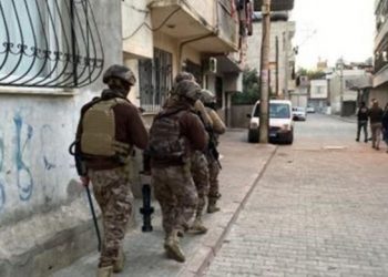 Mersin’de 13 kişi gözaltına alındı