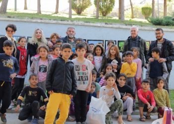 Mülteci çocuklar kendi yaşamlarını fotoğrafladı