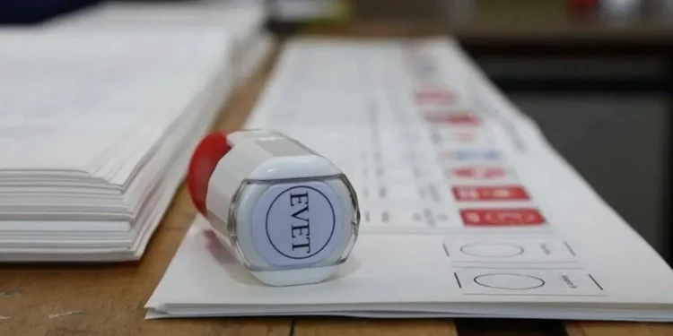 Son seçim anketi: İki ittifak arasındaki fark 10 puan