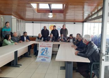 Mersin’de KESK’in 27’nci kuruluş yıldönümü kutlandı