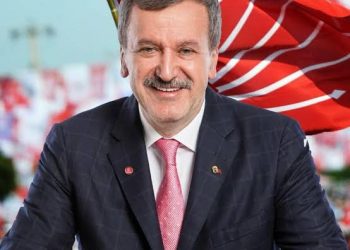CHP Mersin İl Başkanı Adil Aktay başkanlıktan istifa etti