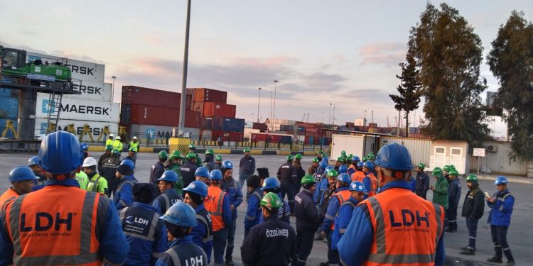 Mersin Liman’ında işçiler iş bıraktı
