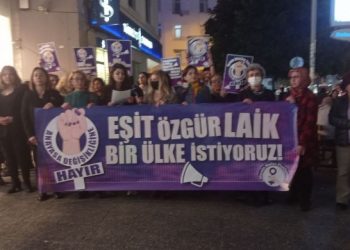 Mersinli kadınlar: Anayasa değişikliği teklifine hayır!