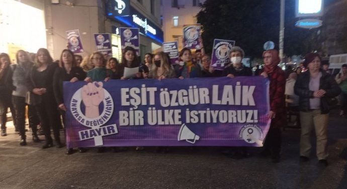 Mersinli kadınlar: Anayasa değişikliği teklifine hayır!