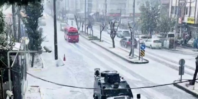 Mersin’de sağanak ve dolu etkili oldu