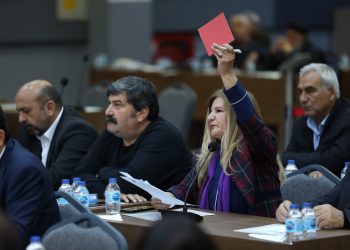 HDP’li Kuş, 8 Mart’ta kırmızı kartını gösterdi