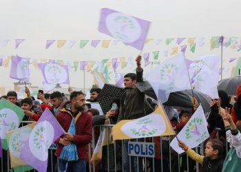 Mersin Newrozu’nda direniş şarkıları yükseliyor