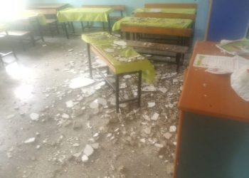 Okulda tavan sıvası düştü, 2 öğrenci yaralandı