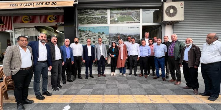 Yeşil Sol Parti adayları Mersin’de gidilmeyen yer bırakmıyor