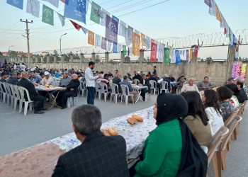 Buldan Tarsus’ta iftar programına katıldı