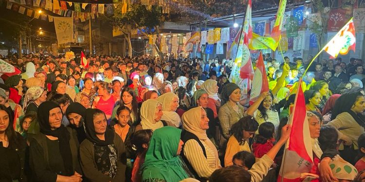 Yeşil Sol Parti, Mersin’de zafer havasında kadın seçim bürosu açtı