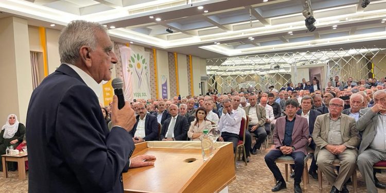 Ahmet Türk, Mersin’de STK temsilcileri ve kanaat önderleriyle buluştu