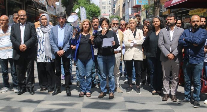 Mersin’de Yeşil Sol Parti’ye yönelik ırkçı saldırılar kınandı