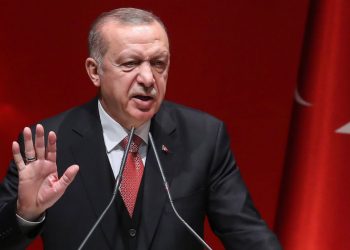 Erdoğan’ın afişine kaş ve bıyık çizen 16 yaşındaki çocuk tutuklandı