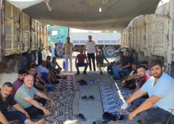 Mersin’de şoförlerin eylemi 2’nci gününde