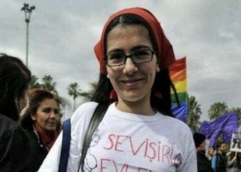 8 Mart’ta giydiği tişört nedeniyle AKP’liler tarafından tehdit ediliyor