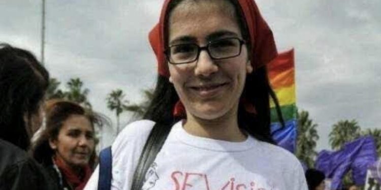 8 Mart’ta giydiği tişört nedeniyle AKP’liler tarafından tehdit ediliyor