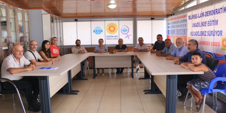 Mahmut Sümbül: Eğitim sistemi enkaz altında kaldı