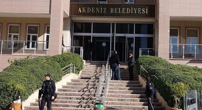 ‘Akdeniz Belediyesi hizmetsiz borçlandırıldı’