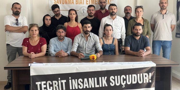 ÖHD Mersin Şubesi: İmralı tecridine son verin