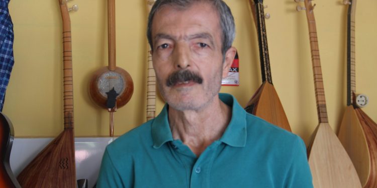 30 yıldır bağlama yapıyor: El değmeyen bağlama gerçek duyguyu veremez