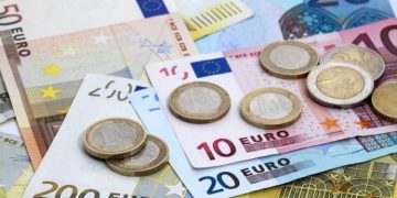 Euro tüm zamanların rekorunu kırdı