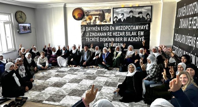 Mersin’de ‘Adalet Nöbeti’ devam ediyor
