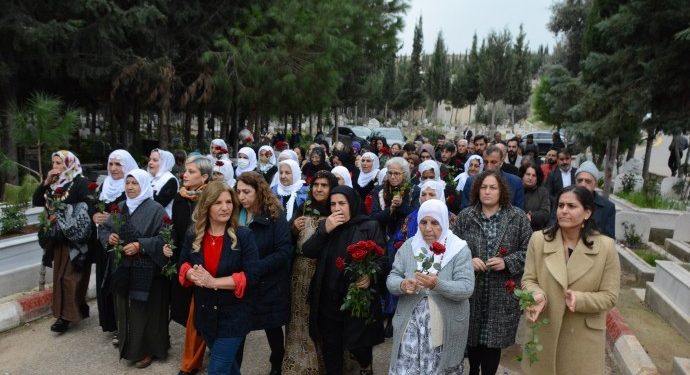 Leyla Şaylemez mezarı başında anıldı: Bu mücadele sürecek