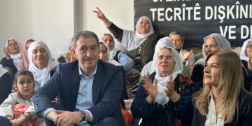 Adalet Nöbeti’ni ziyaret eden Bakırhan: Direniş zaferle sonuçlanacak