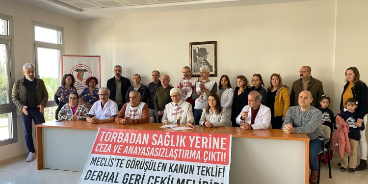 Sağlık emekçilerinden Meclis’e çağrı: Kanun teklifi derhal geri çekilmeli!