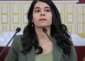 Oy isterken Kürtçe, Meclis’e gelince yasak!