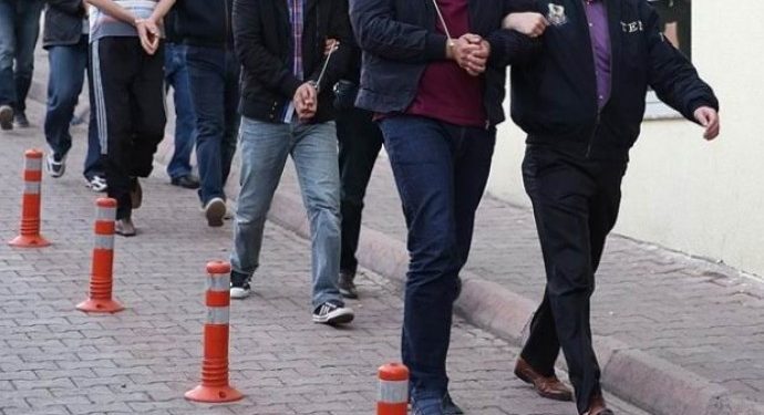 Mersin’de 5 kişi gözaltına alındı