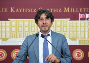 Milletvekili Bozan: Samandağ’da okulun 100 metre ilerisine hangi akılla beton santrali kuruldu?