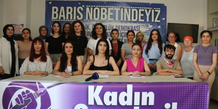 Mersin’de Kadın Gazeteciler Derneği kuruldu