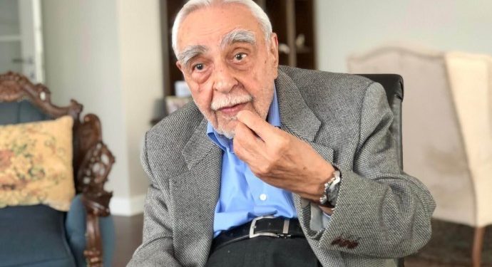 Tarık Ziya Ekinci yaşamını yitirdi