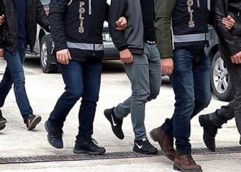 Mersin’de siyasetçi ve hak savunucuları gözaltına alındı