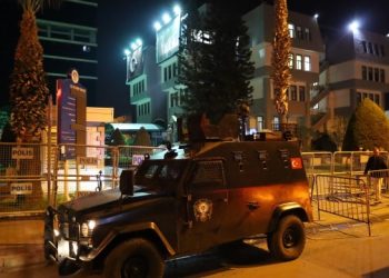 İmralı görüşmelerin olduğu süreçte iktidarın Kürtlere yaklaşımı: Akdeniz Belediyesi’ne kayyum atandı