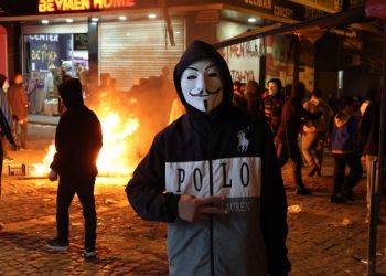 Gençlerin kayyıma karşı direnişi sürüyor